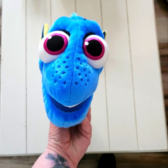 Disney Pixar Finding Nemo Dory Blue Fish Plush Toy - Picture 1 of 5